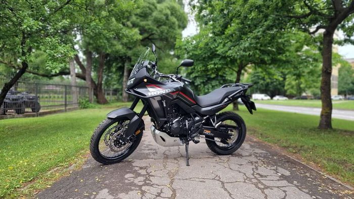 Honda Transalp XL750 ar E-Clutch