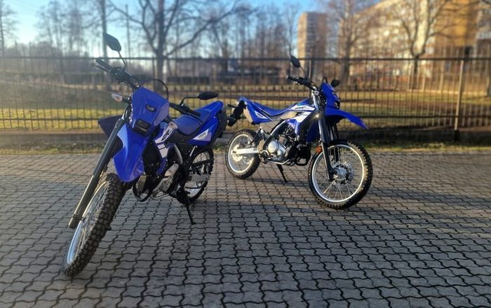Yamaha WR 125R – divi jauni Enduro